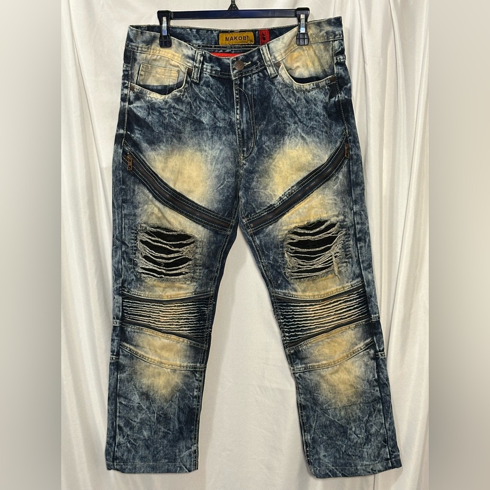 Makobi Men’s Distressed Jeans. Size 34X32. EUC.